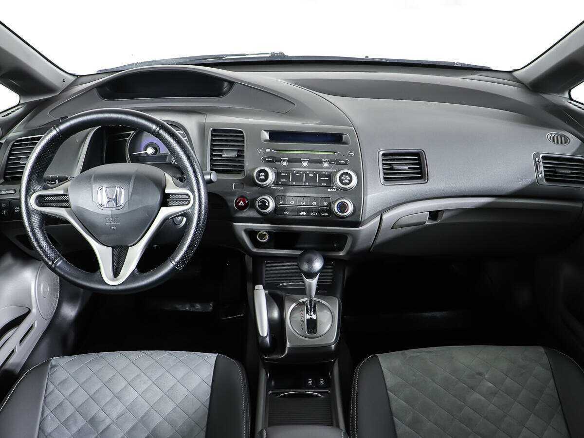 Honda Civic с пробегом — 2008 год. Фото: #10