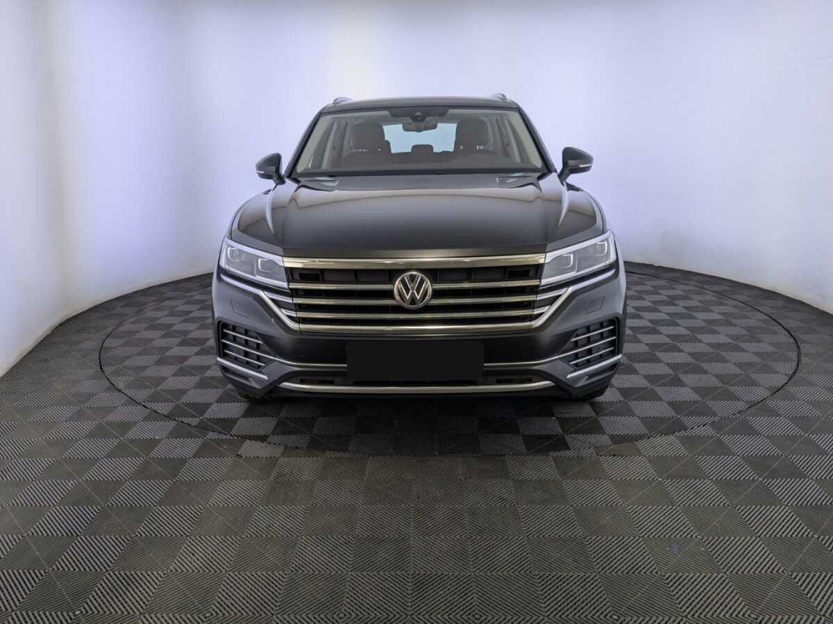 Volkswagen Touareg с пробегом — 2020 год. Фото: #1