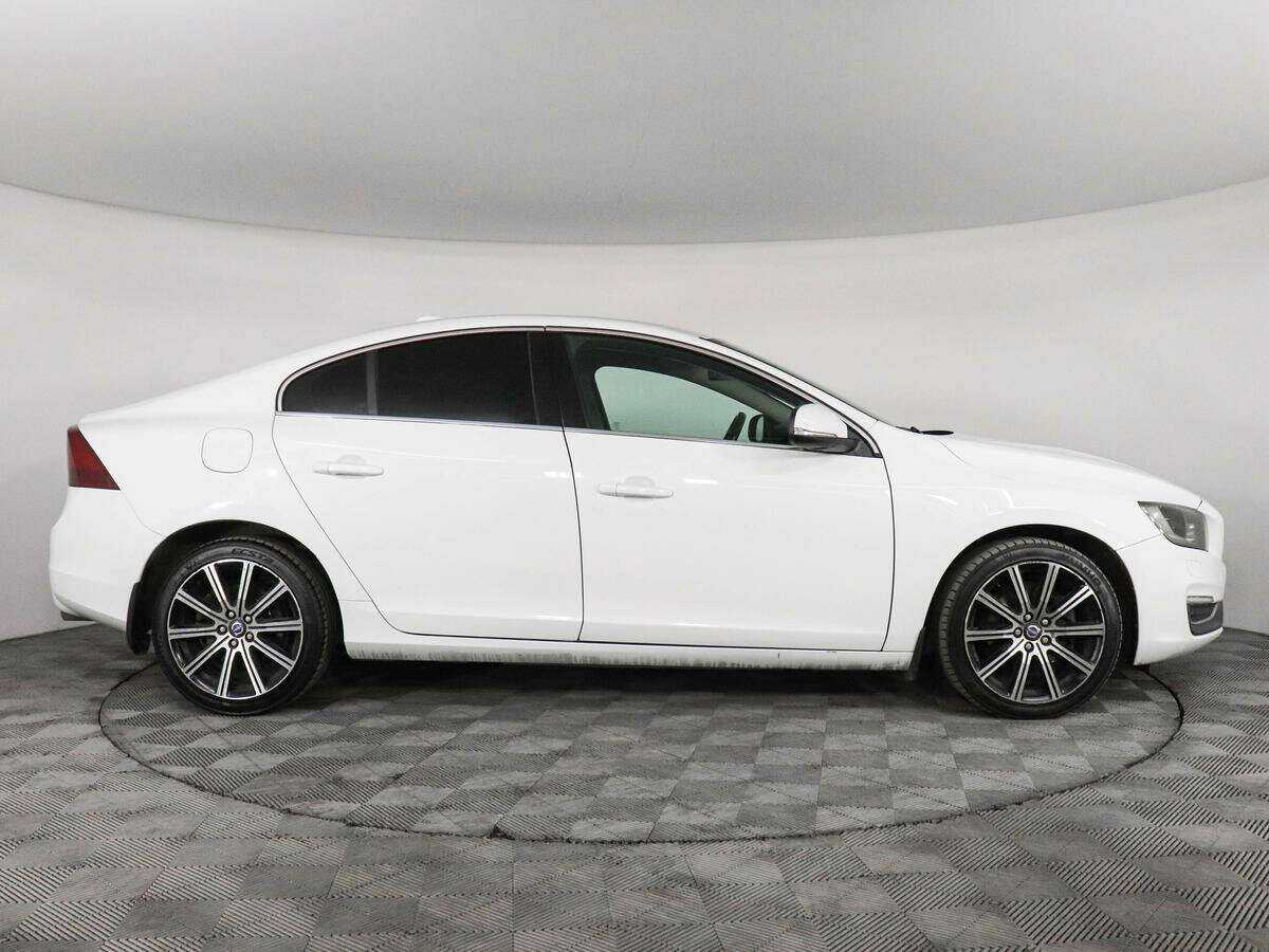 Volvo S60 с пробегом — 2014 год. Фото: #2