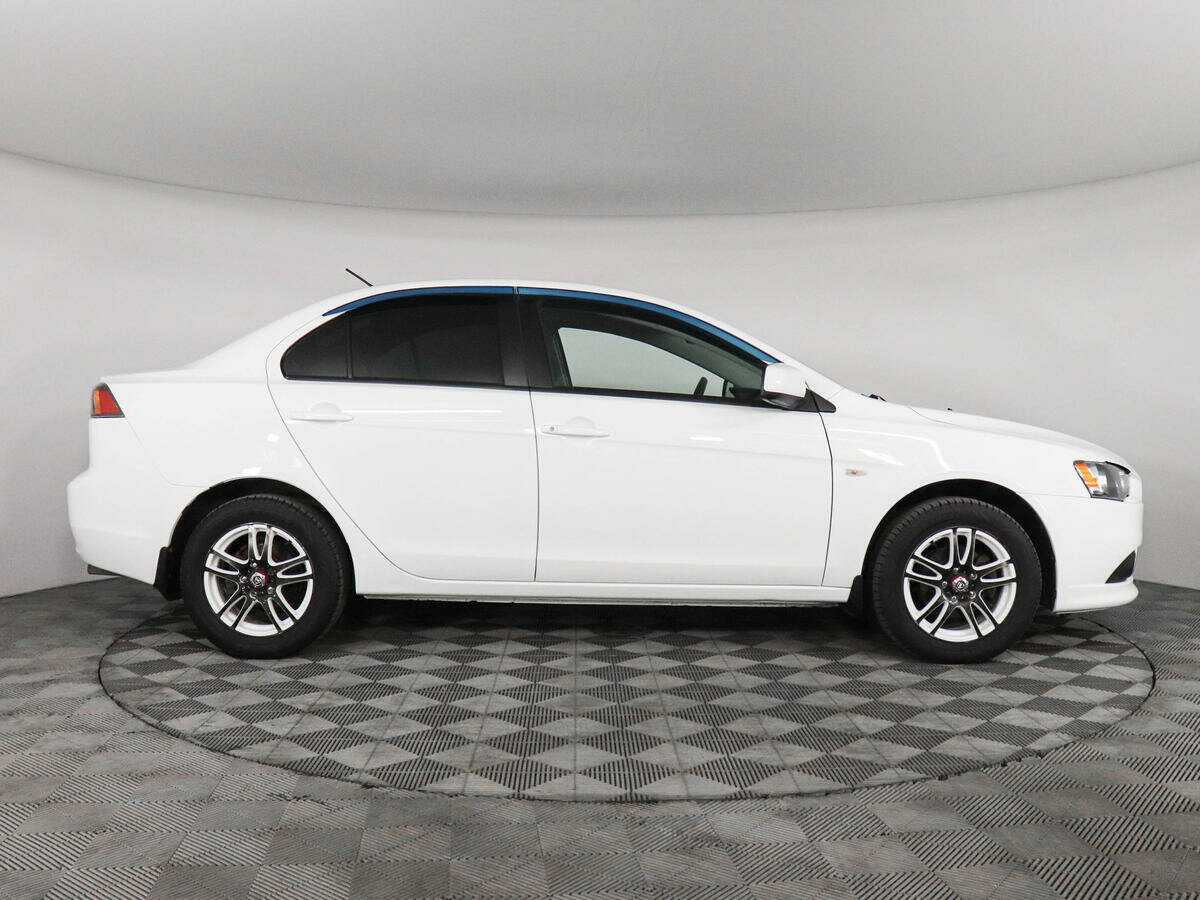 Mitsubishi Lancer с пробегом — 2011 год. Фото: #3