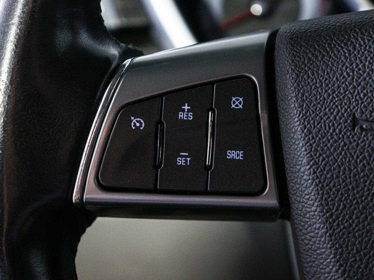 Cadillac SRX с пробегом — 2011 год. Фото: #18