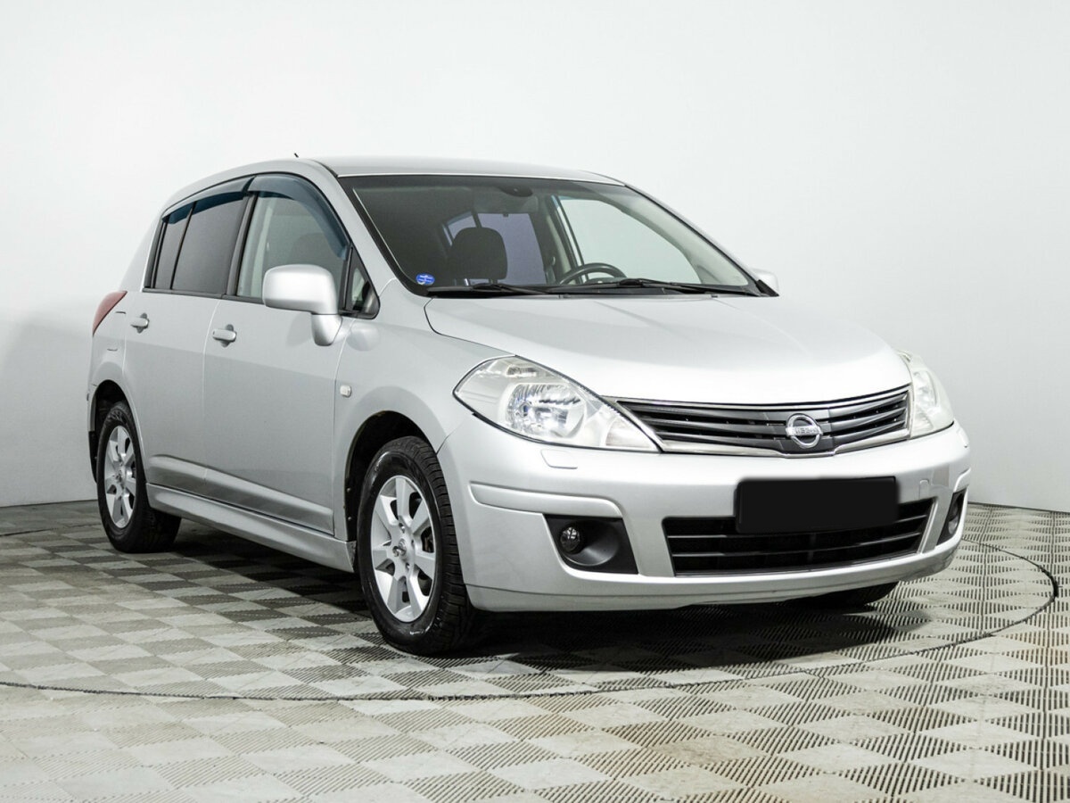 Nissan Tiida с пробегом — 2010 год. Фото: #2