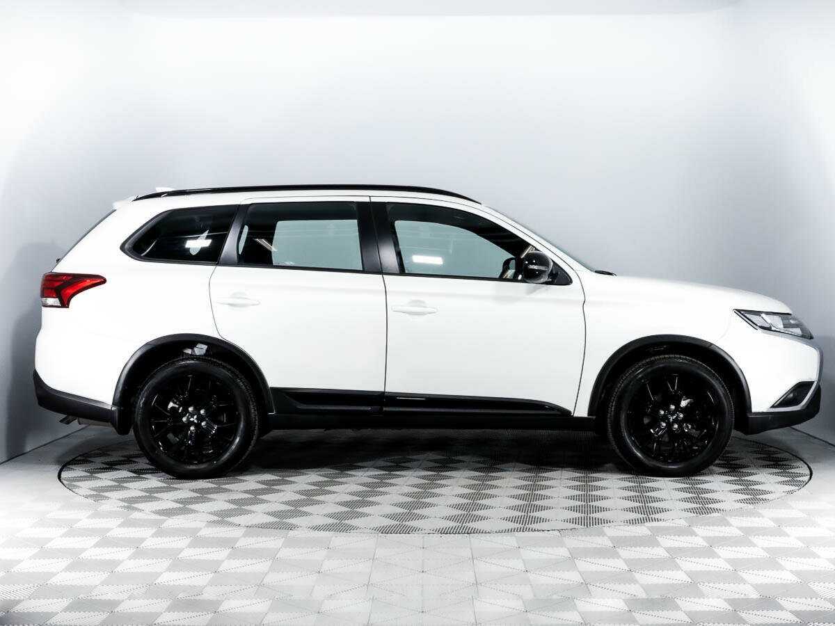 Mitsubishi Outlander с пробегом — 2021 год. Фото: #3