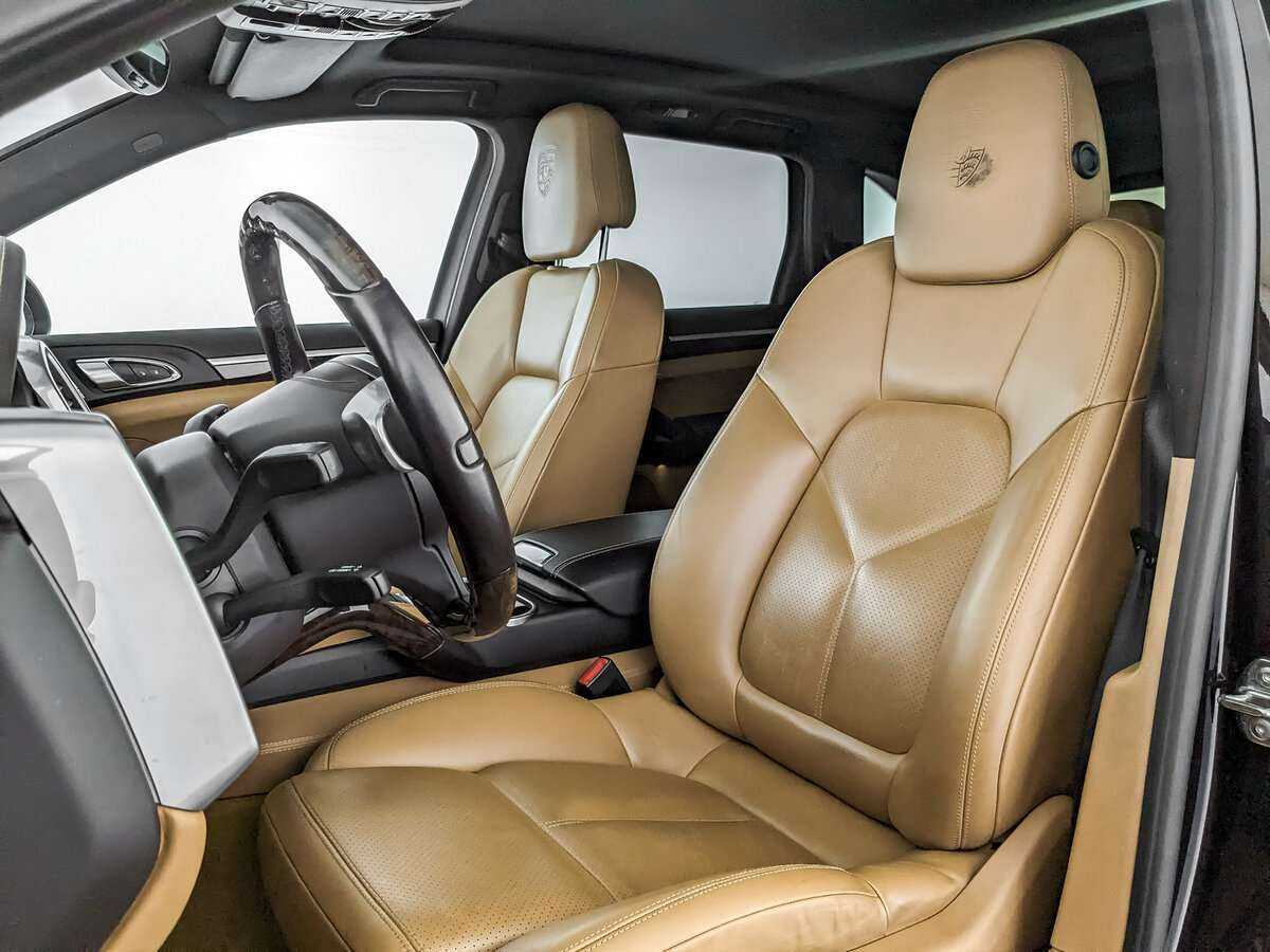 Porsche Cayenne с пробегом — 2014 год. Фото: #17