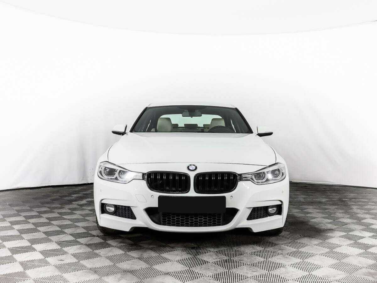 BMW 3 серии с пробегом — 2015 год. Фото: #1