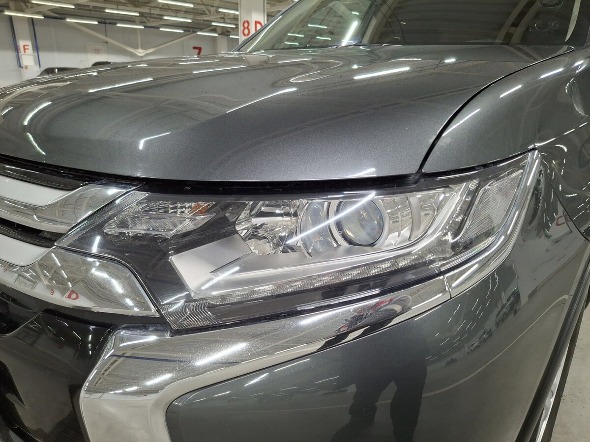Mitsubishi Outlander с пробегом — 2015 год. Фото: #15