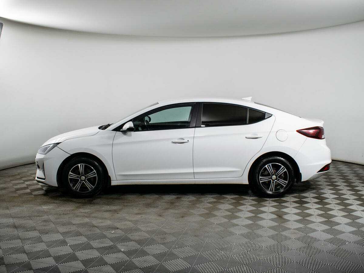 Hyundai Elantra с пробегом — 2019 год. Фото: #7