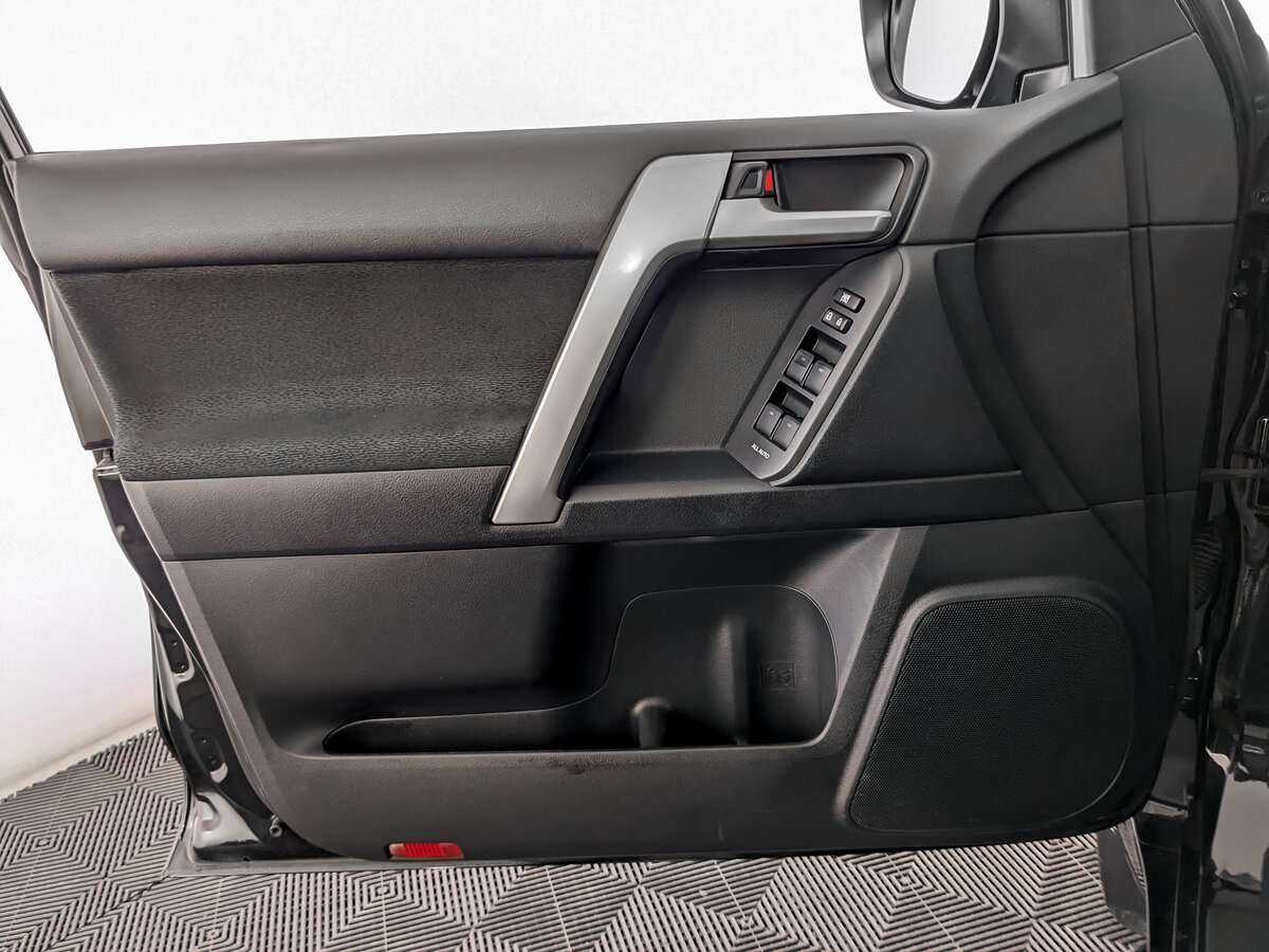 Toyota Land Cruiser Prado с пробегом — 2018 год. Фото: #14