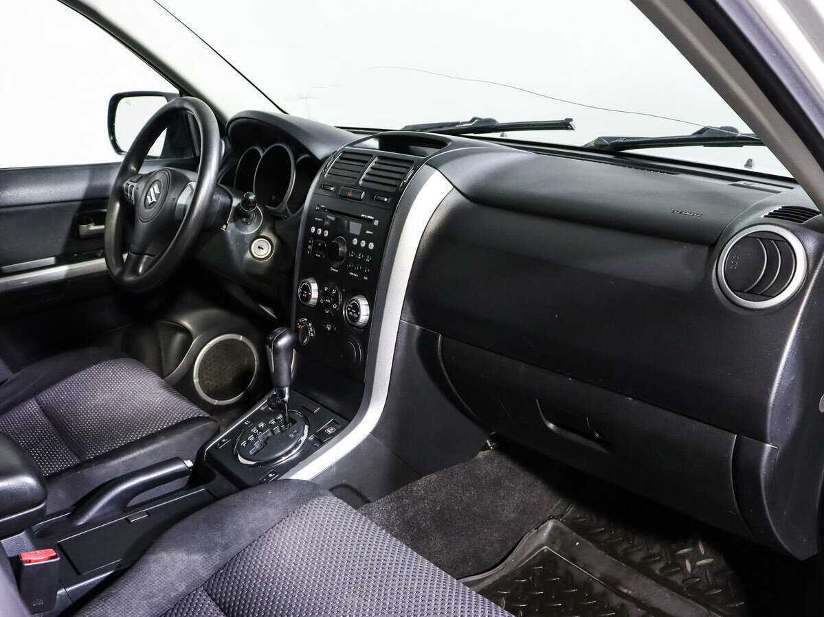 Suzuki Grand Vitara с пробегом — 2008 год. Фото: #8