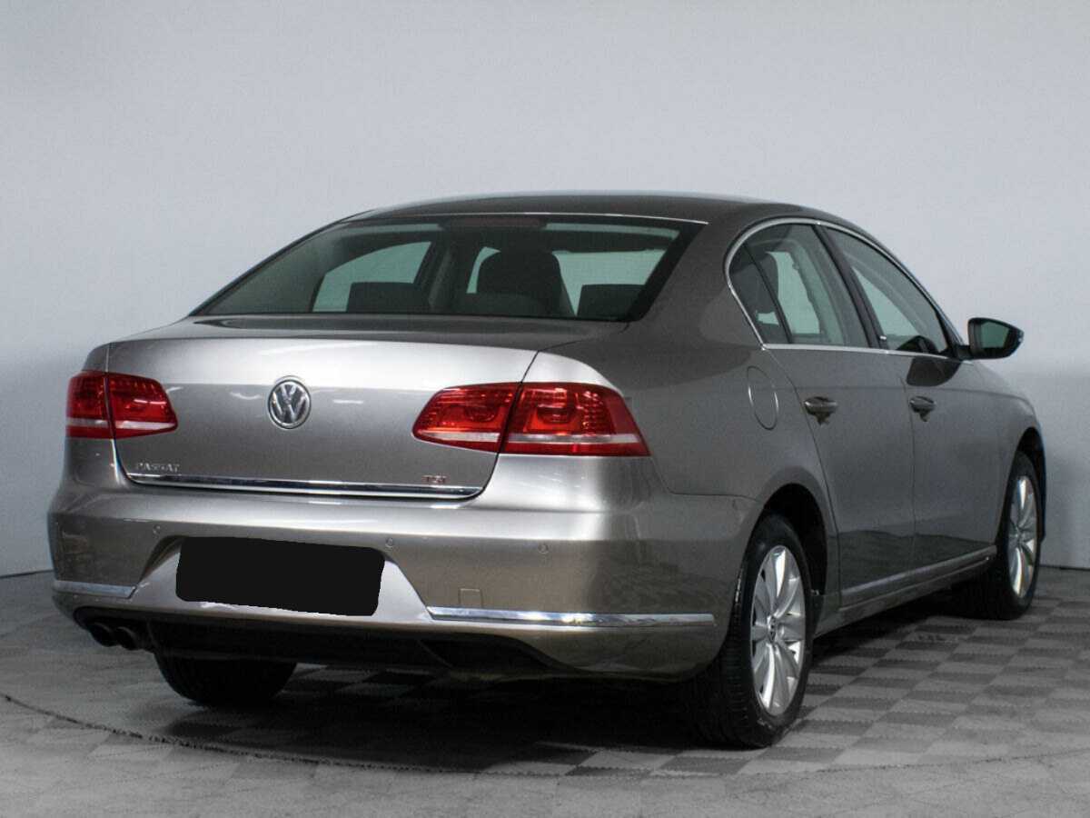Volkswagen Passat с пробегом — 2012 год. Фото: #4