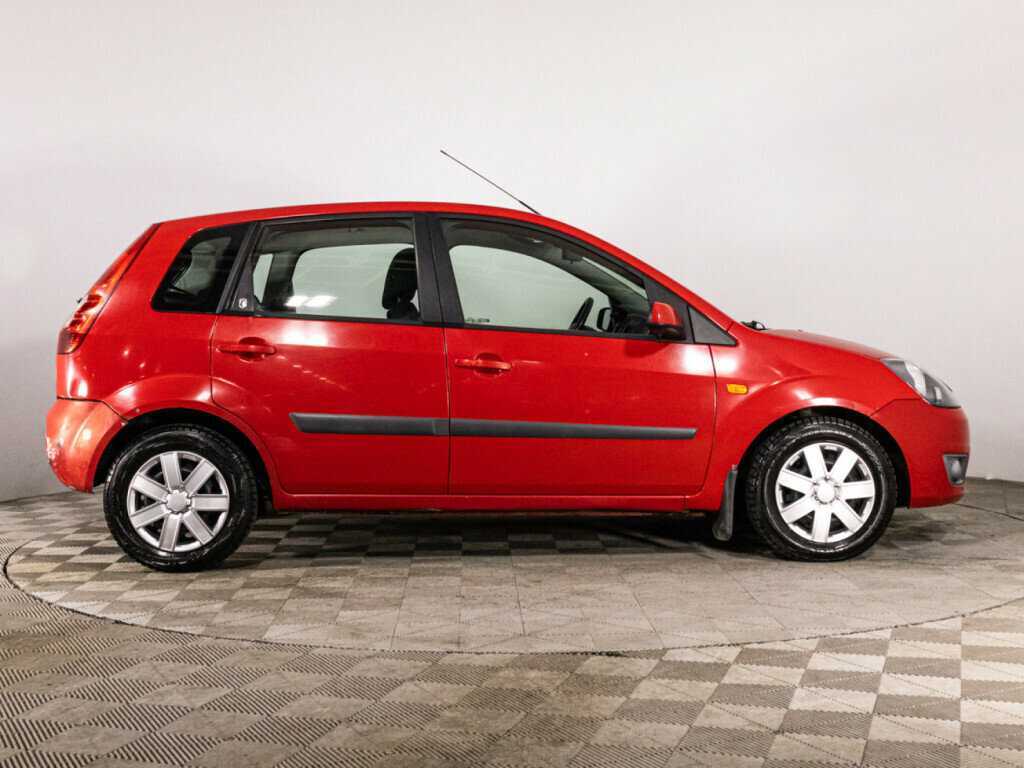 Ford Fiesta с пробегом — 2006 год. Фото: #3