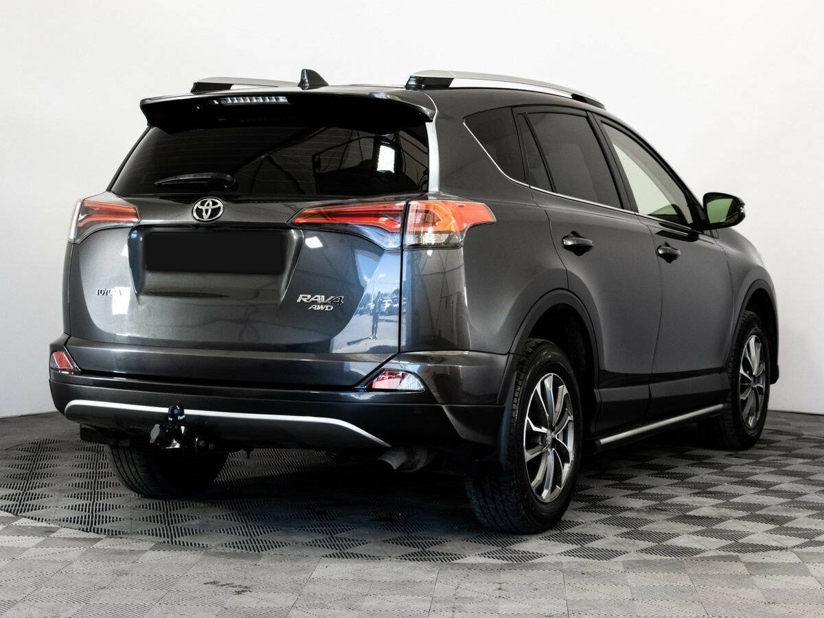 Toyota RAV4 с пробегом — 2016 год. Фото: #4