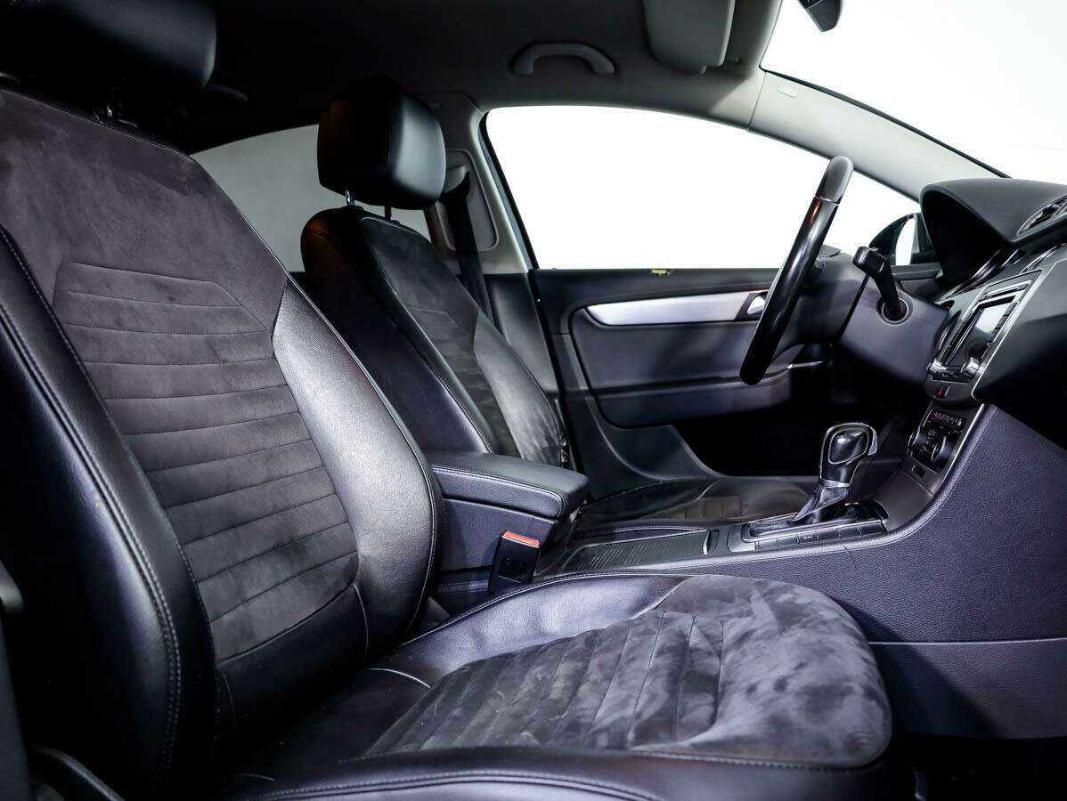 Volkswagen Passat с пробегом — 2011 год. Фото: #10