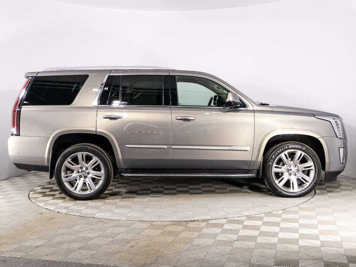 Cadillac Escalade с пробегом — 2018 год. Фото: #3