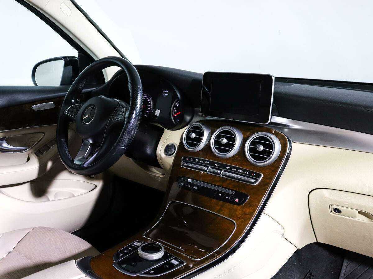 Mercedes-Benz GLC с пробегом — 2015 год. Фото: #8