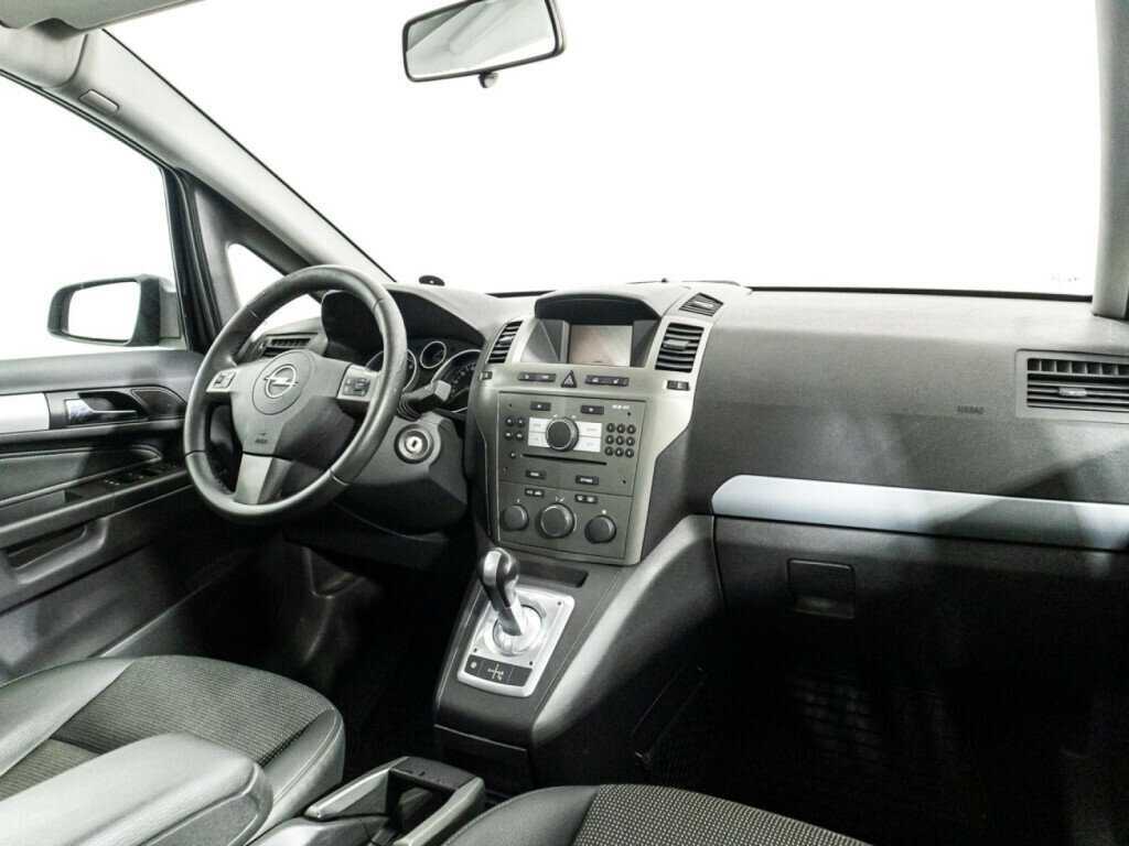 Opel Zafira с пробегом — 2007 год. Фото: #8