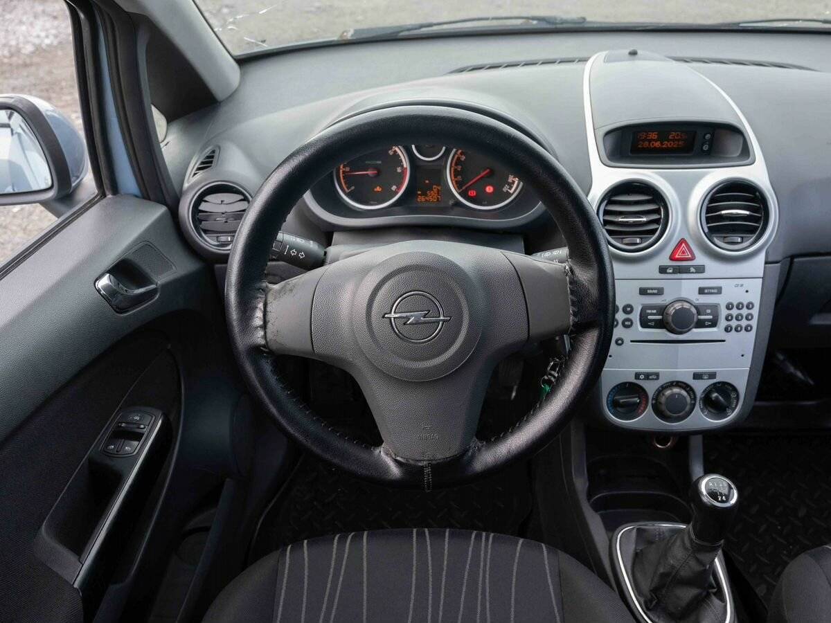 Opel Corsa с пробегом — 2008 год. Фото: #13