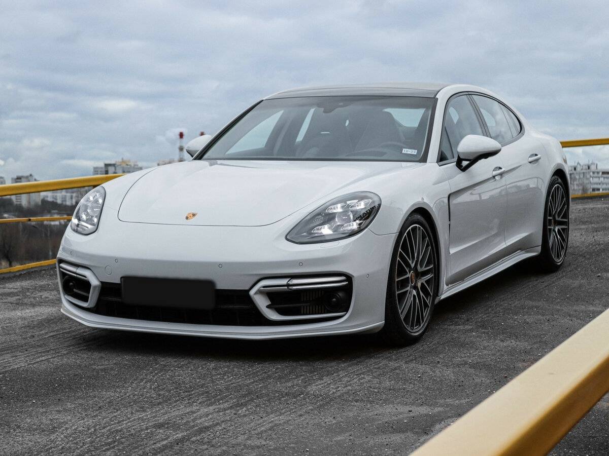 Porsche Panamera с пробегом — 2022 год. Фото: #0