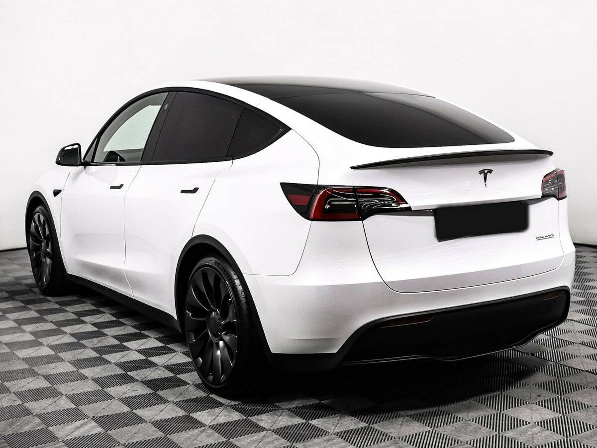 Tesla Model Y с пробегом — 2023 год. Фото: #6