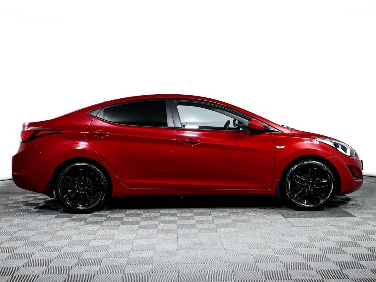 Hyundai Elantra с пробегом — 2015 год. Фото: #3