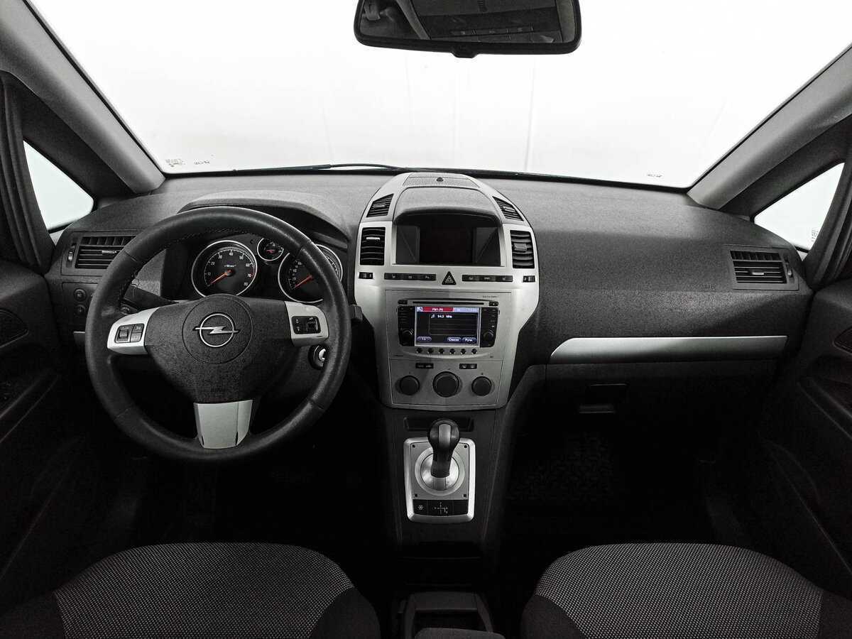 Opel Zafira с пробегом — 2012 год. Фото: #11