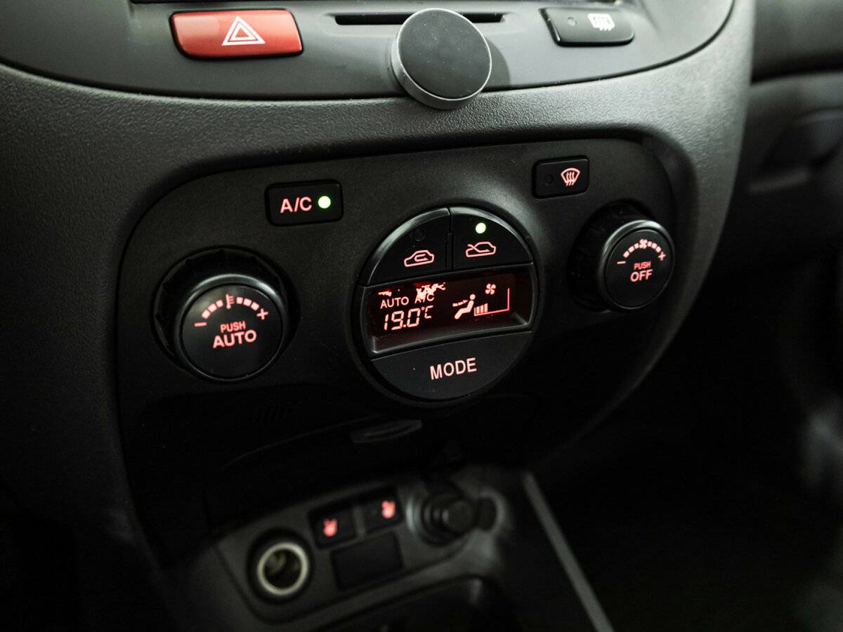 Kia Rio с пробегом — 2011 год. Фото: #15