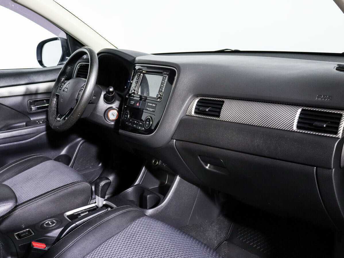 Mitsubishi Outlander с пробегом — 2016 год. Фото: #8