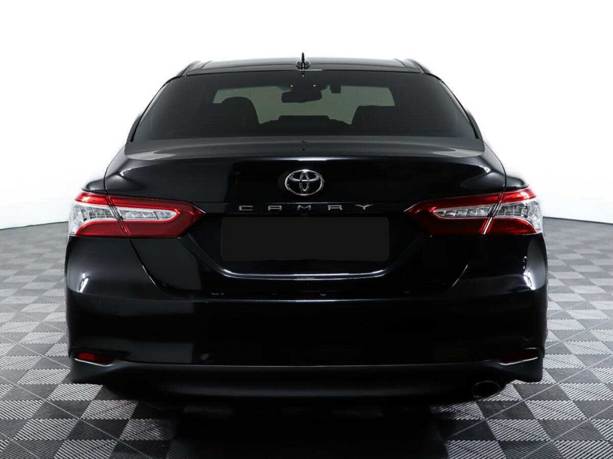 Toyota Camry с пробегом — 2018 год. Фото: #5