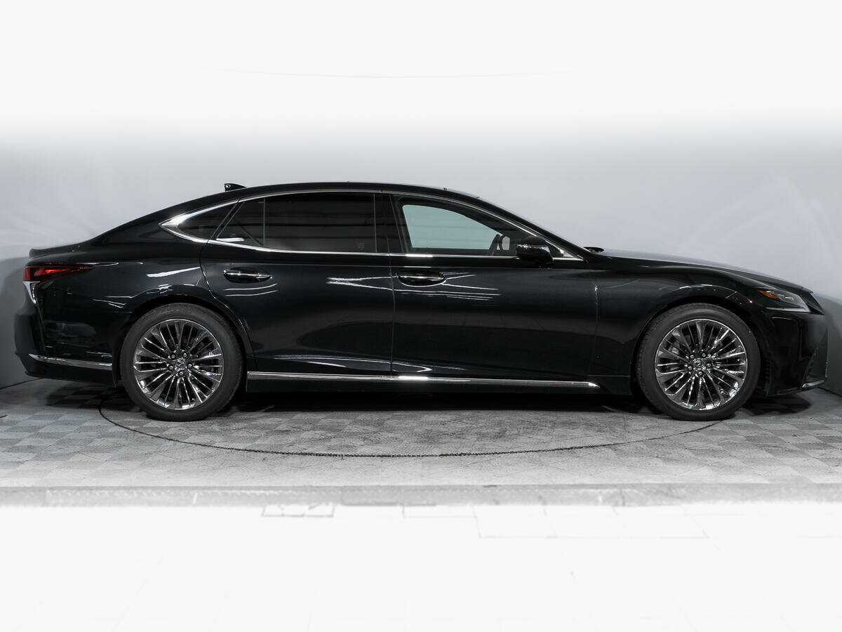 Lexus LS с пробегом — 2018 год. Фото: #3