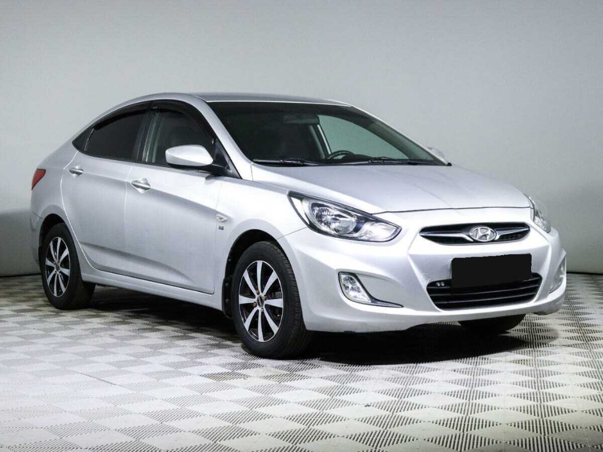 Hyundai Solaris с пробегом — 2011 год. Фото: #2