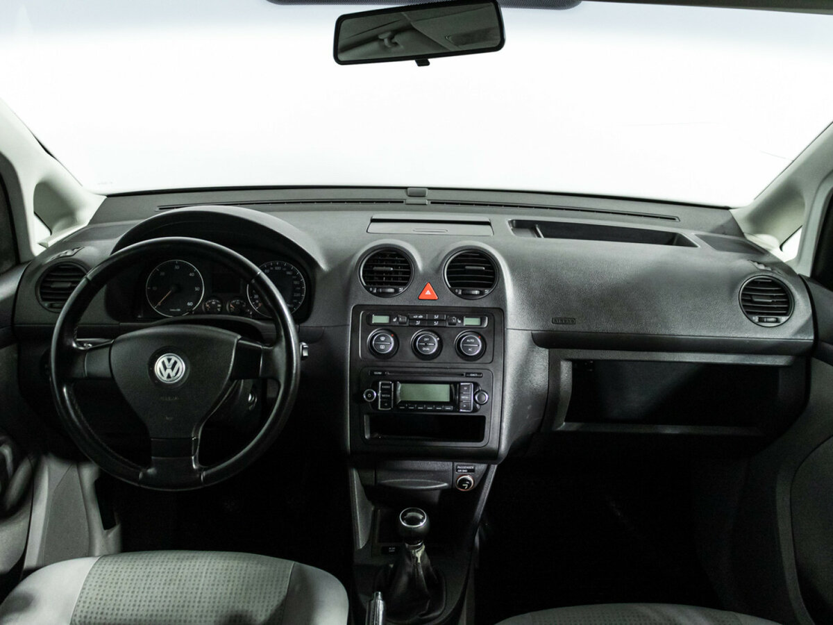 Volkswagen Caddy с пробегом — 2008 год. Фото: #10