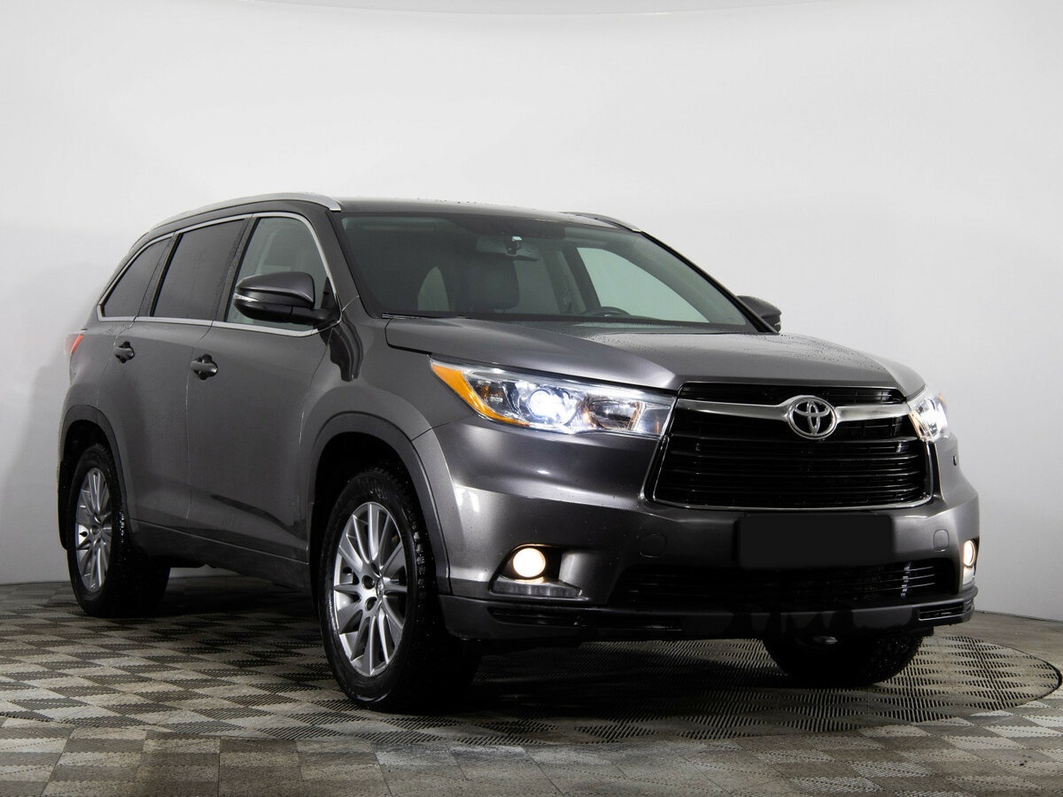 Toyota Highlander с пробегом — 2015 год. Фото: #3