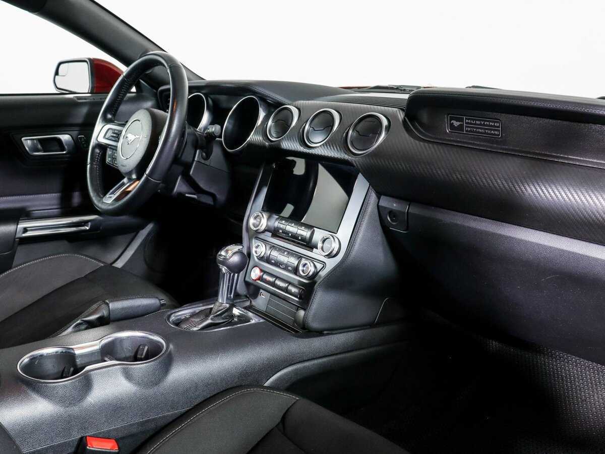 Ford Mustang с пробегом — 2020 год. Фото: #5