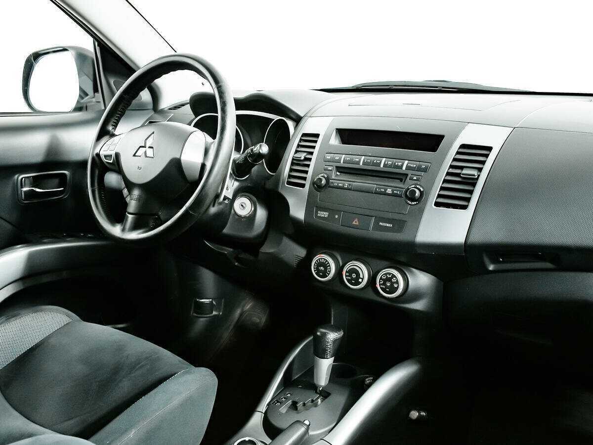 Mitsubishi Outlander с пробегом — 2008 год. Фото: #8