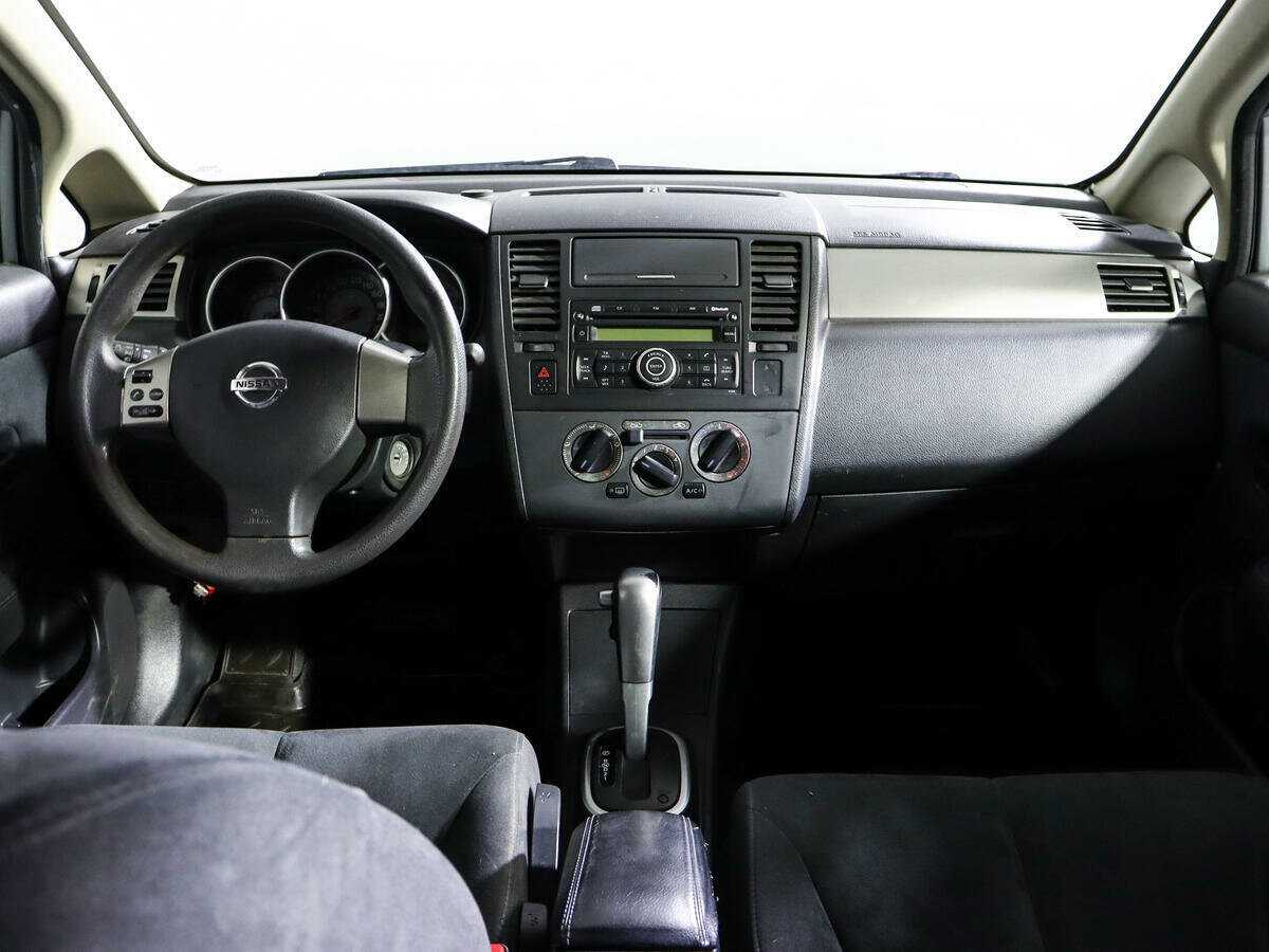 Nissan Tiida с пробегом — 2010 год. Фото: #9