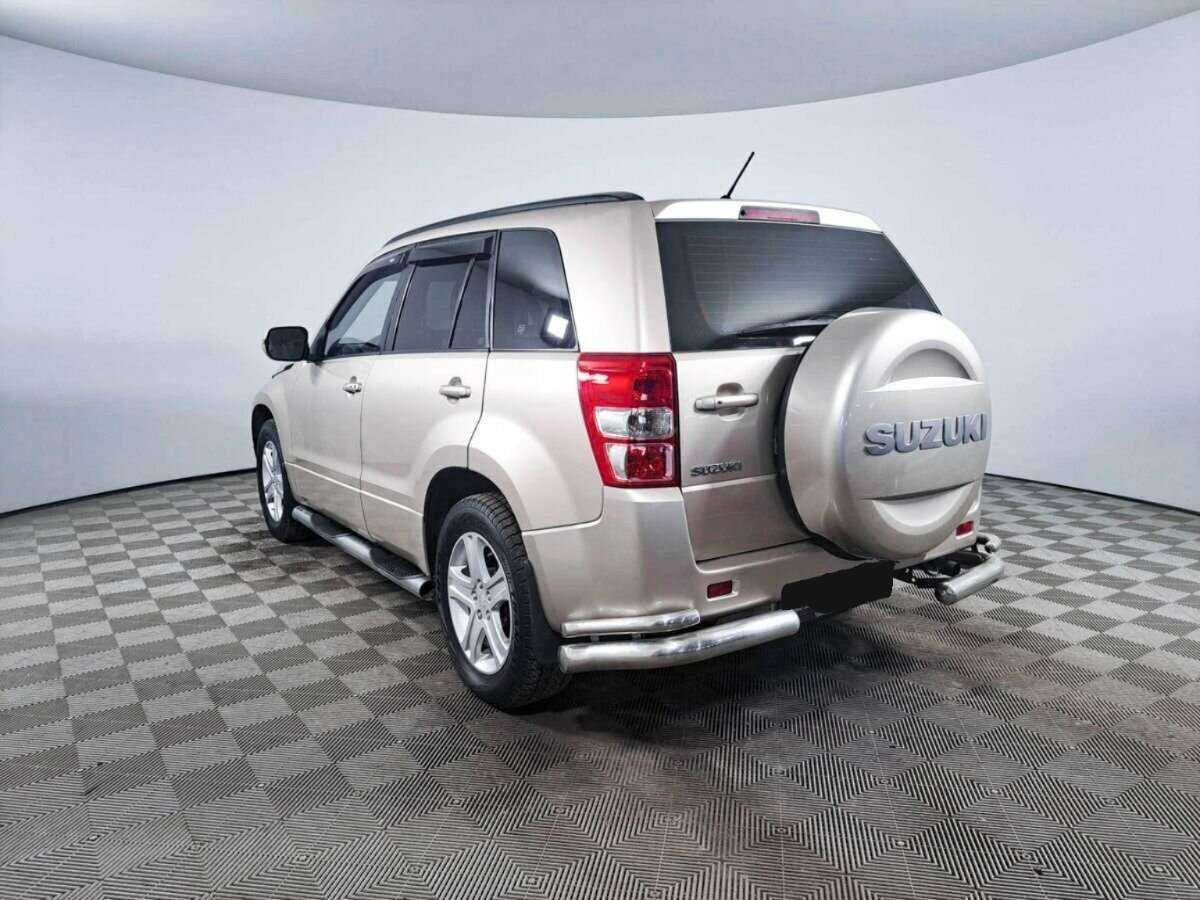 Suzuki Grand Vitara с пробегом — 2011 год. Фото: #6