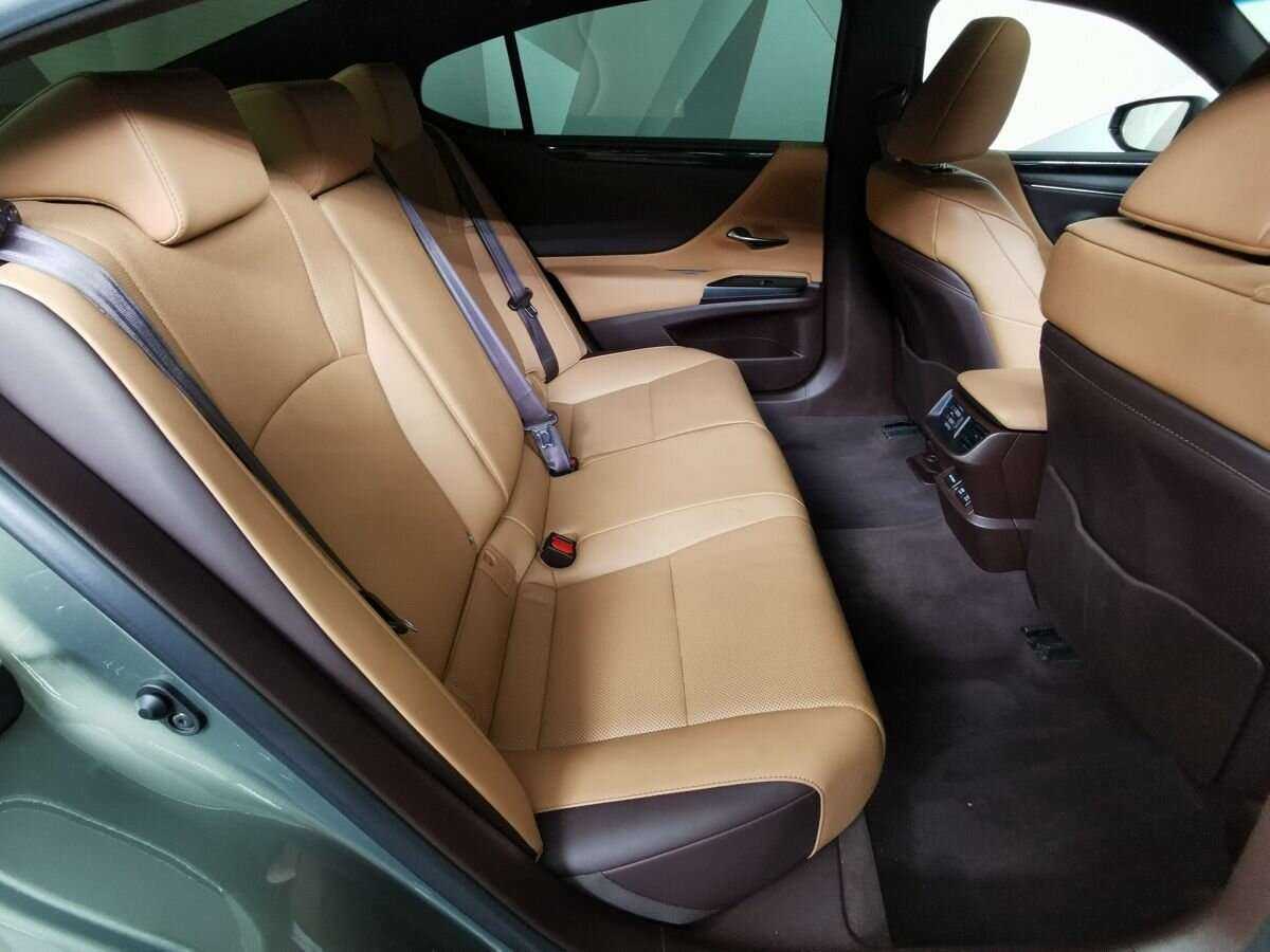 Lexus ES с пробегом — 2020 год. Фото: #9