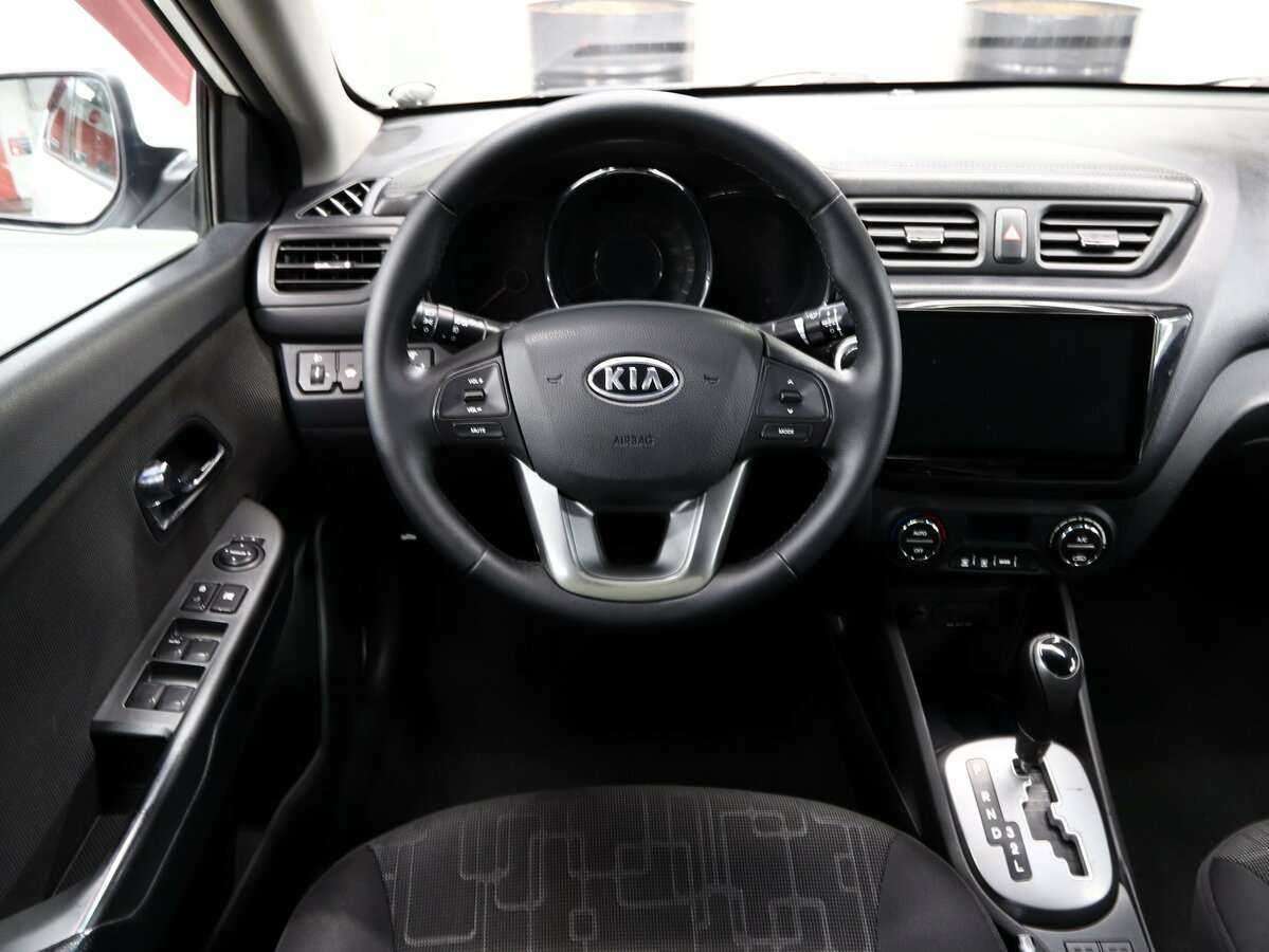 Kia Rio с пробегом — 2012 год. Фото: #9