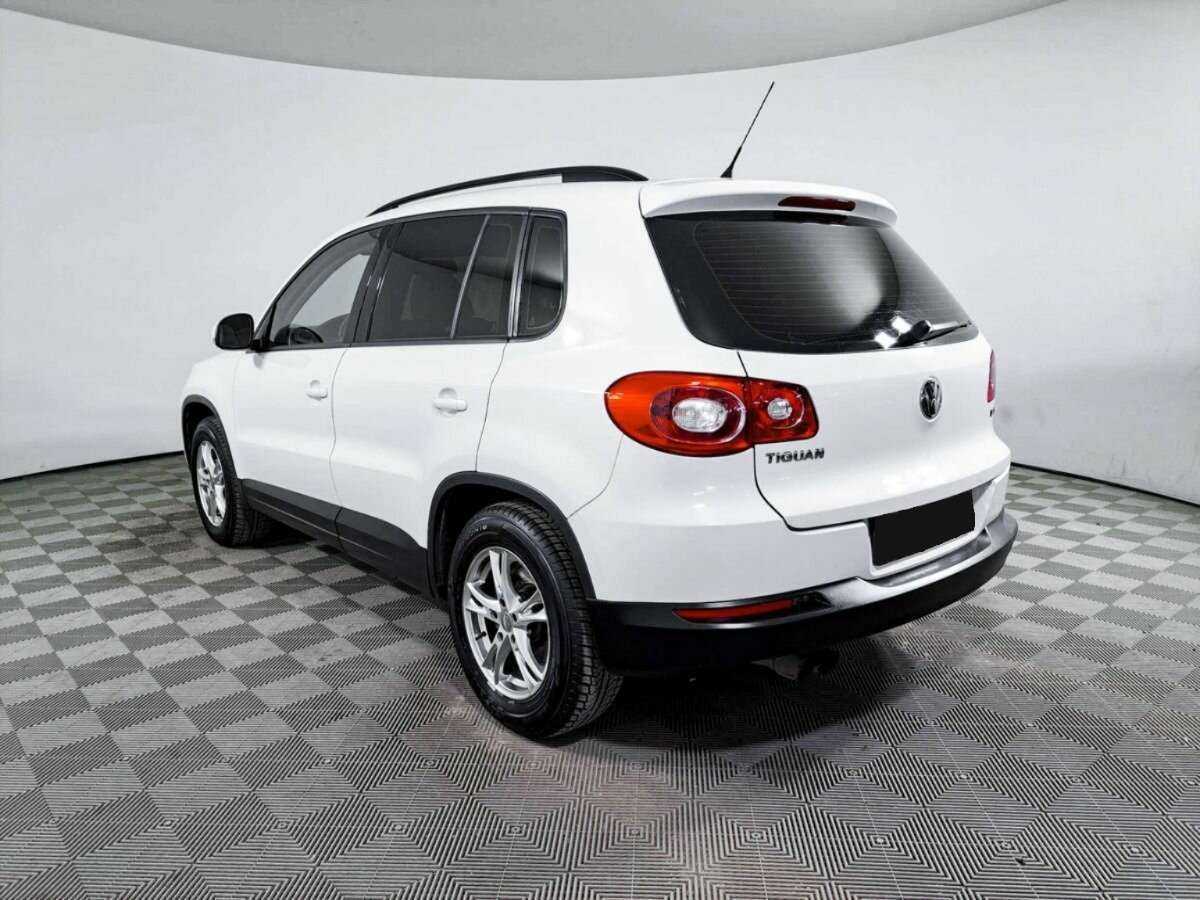 Volkswagen Tiguan с пробегом — 2010 год. Фото: #6