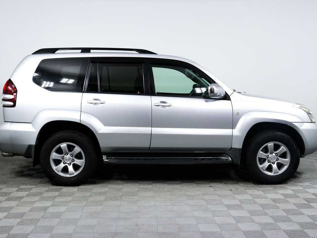 Toyota Land Cruiser Prado с пробегом — 2007 год. Фото: #3