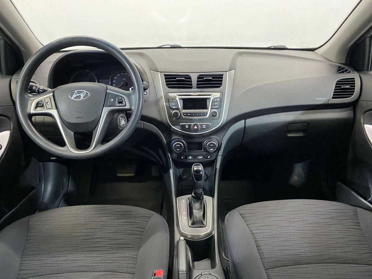 Hyundai Solaris с пробегом — 2015 год. Фото: #8