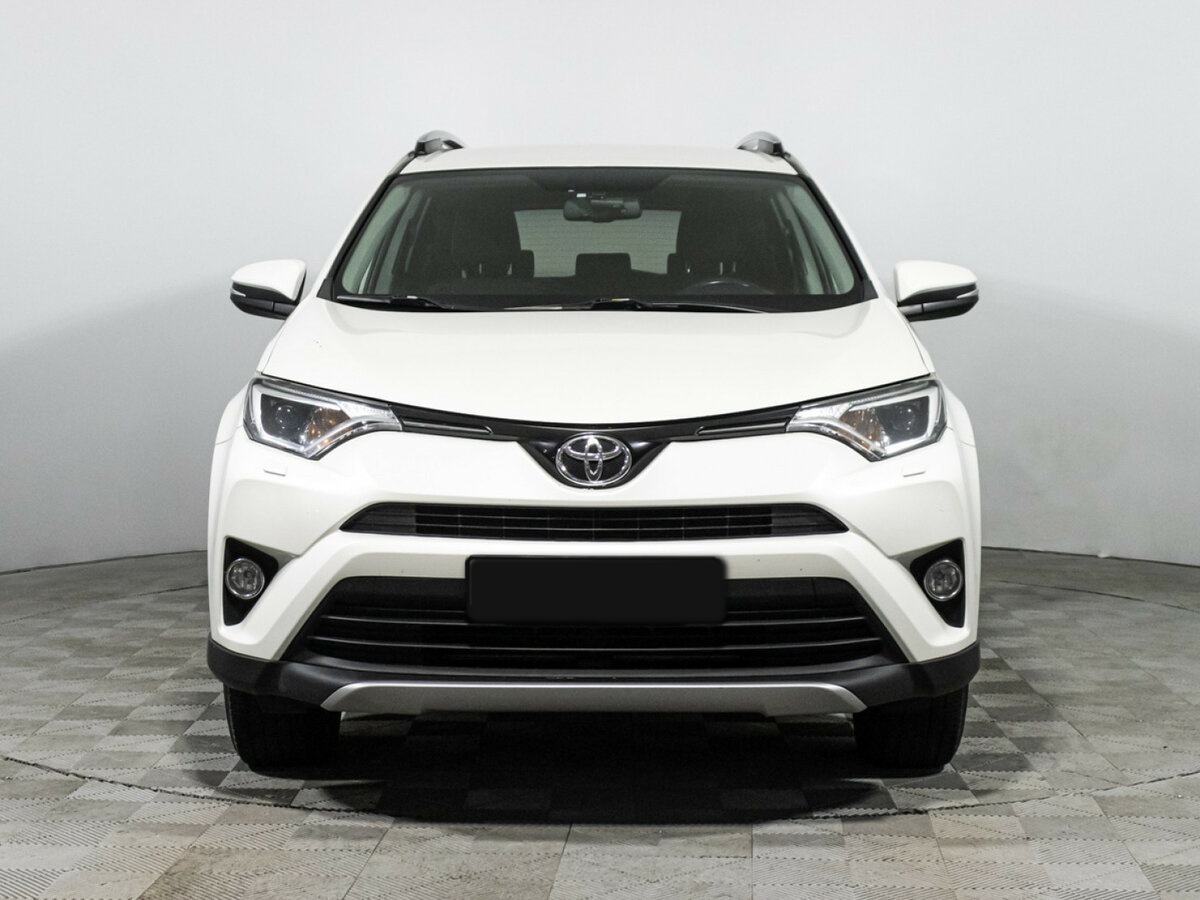 Toyota RAV4 с пробегом — 2017 год. Фото: #1