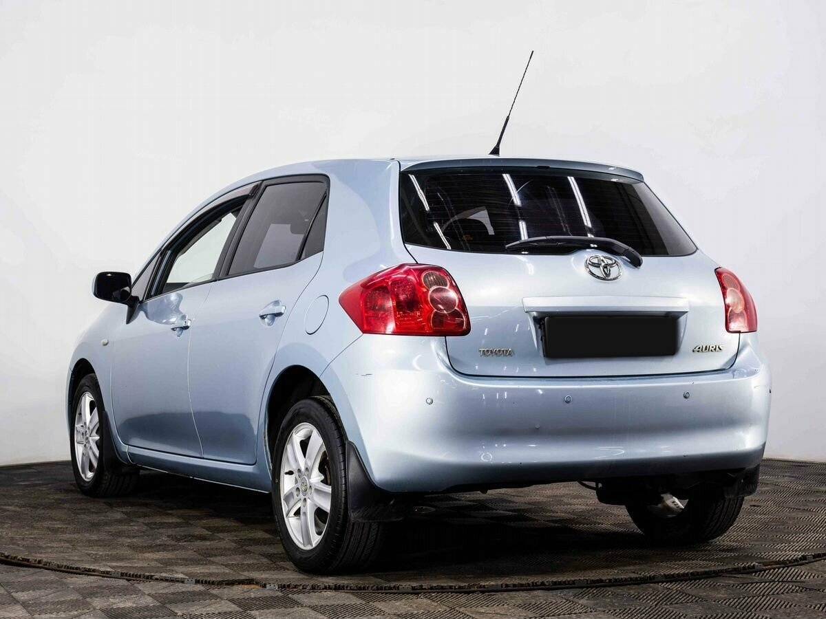 Toyota Auris с пробегом — 2008 год. Фото: #3