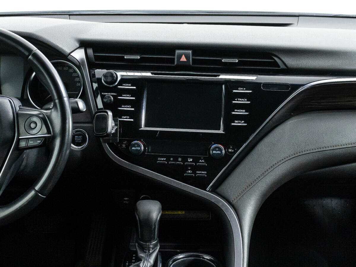 Toyota Camry с пробегом — 2019 год. Фото: #13