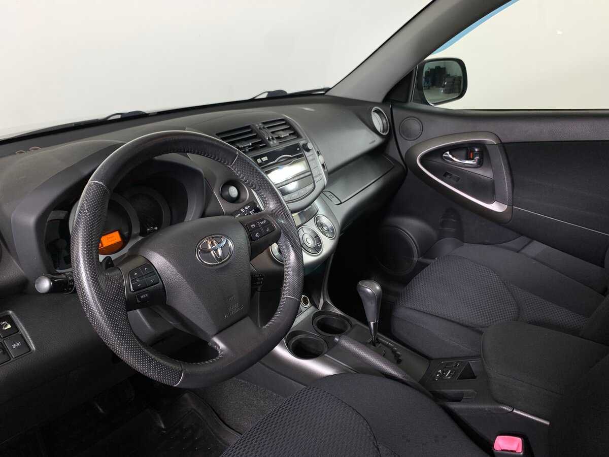 Toyota RAV4 с пробегом — 2011 год. Фото: #11