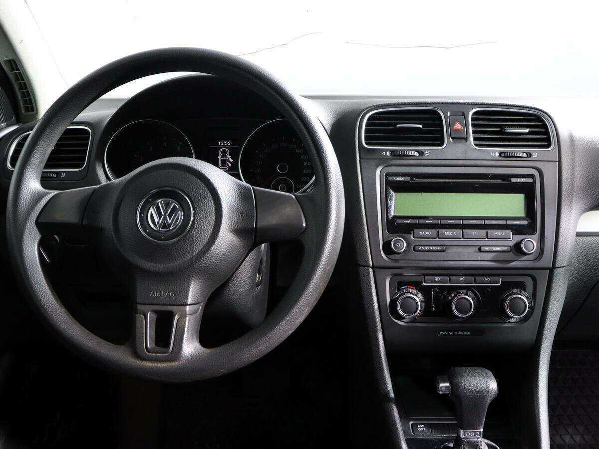 Volkswagen Golf с пробегом — 2010 год. Фото: #9