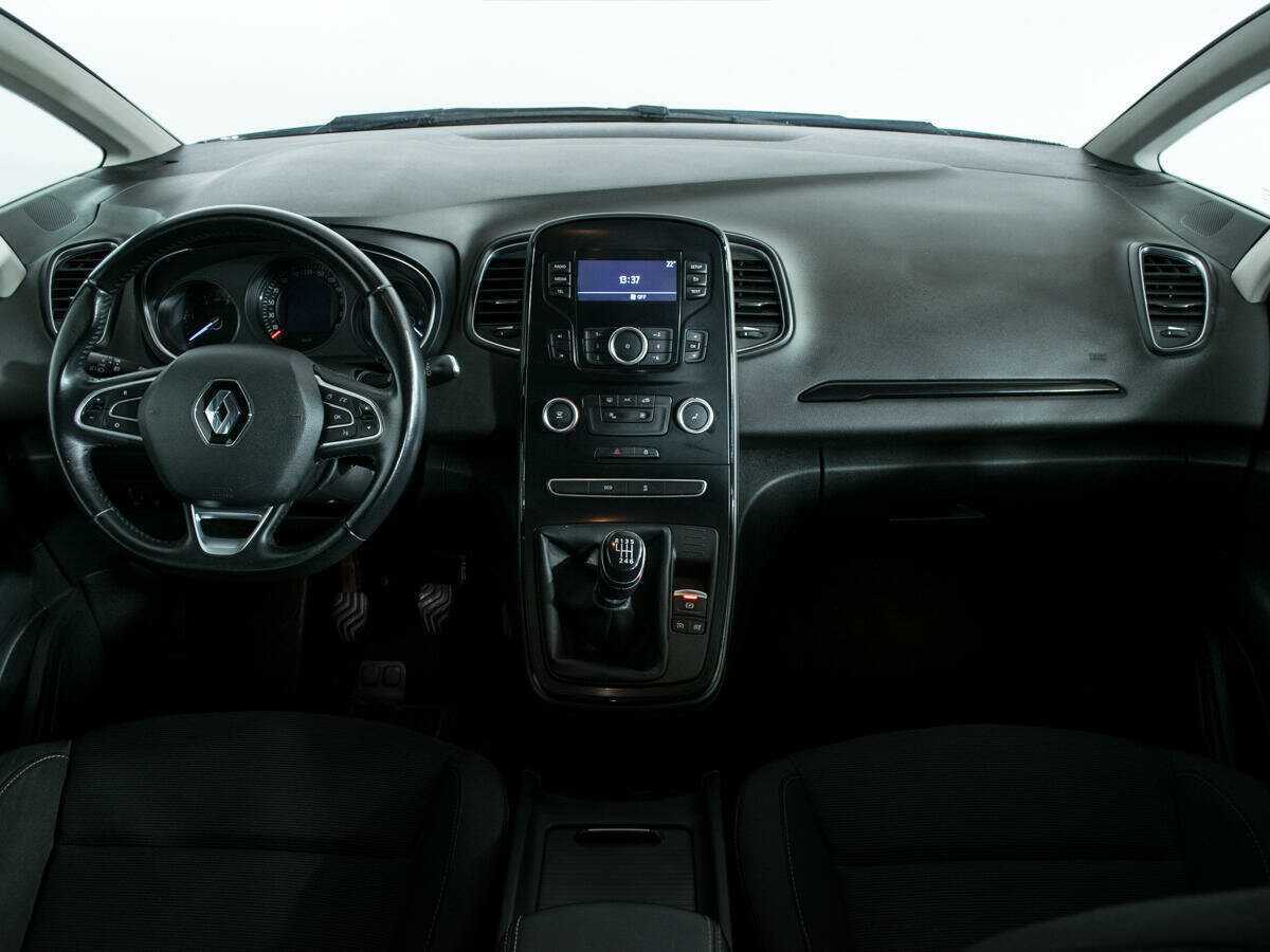 Renault Scenic с пробегом — 2017 год. Фото: #11