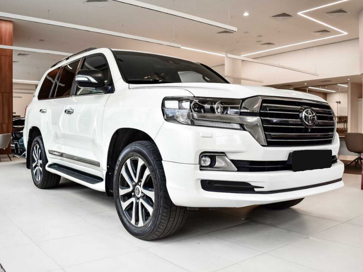 Toyota Land Cruiser с пробегом — 2017 год. Фото: #3