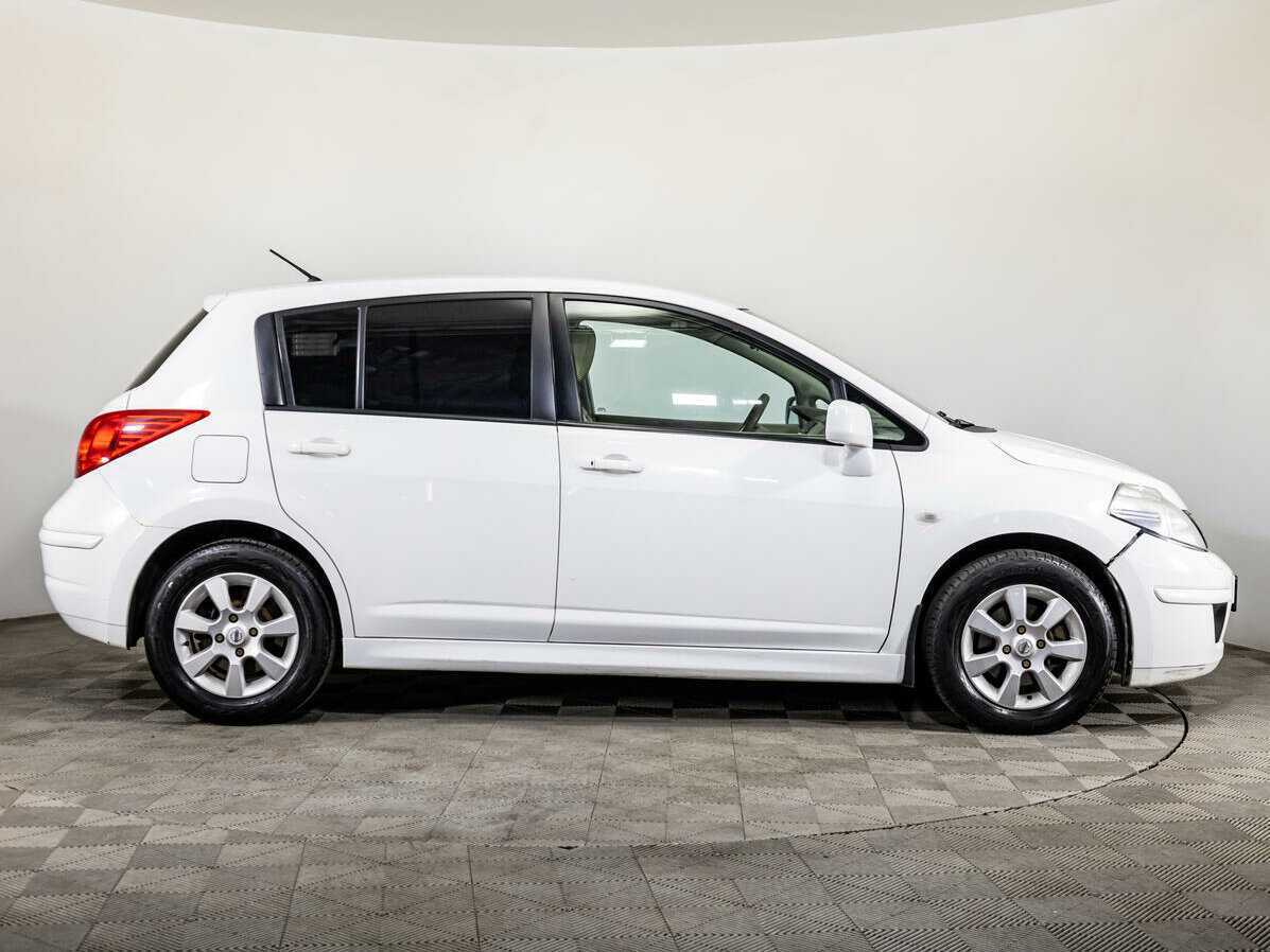 Nissan Tiida с пробегом — 2011 год. Фото: #3