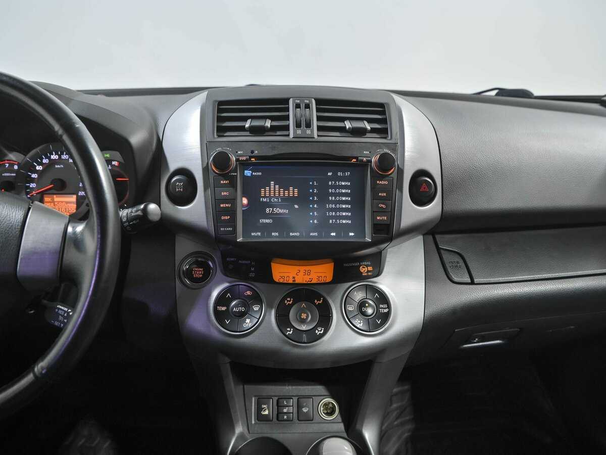 Toyota RAV4 с пробегом — 2008 год. Фото: #12